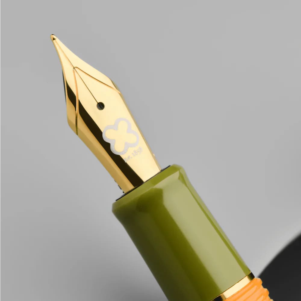Back to the Lands Estie Fountain Pen / Quirky Leaf / Gold