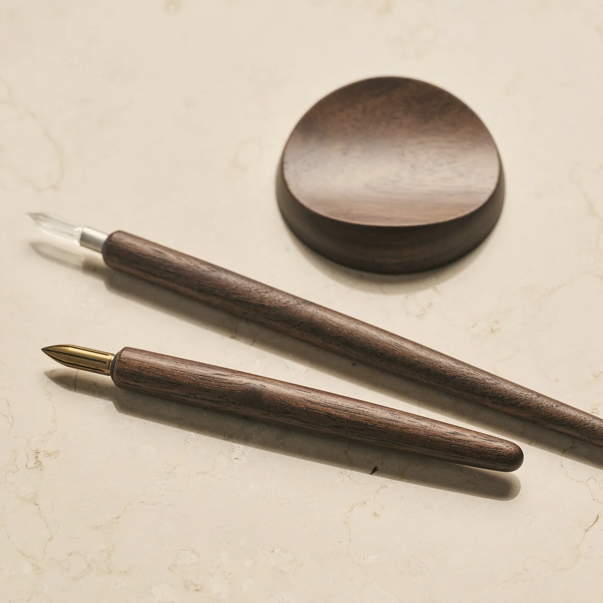 Kakimori Pen rest Walnut, round wooden pen rest