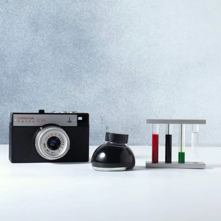 Colour specimen 208 - After school in the clubroom - Ink