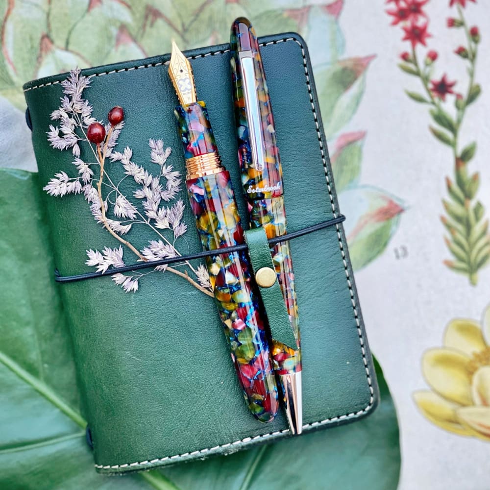 Estie Oversize Botanical Gardens Gold Trim - Fountain Pen