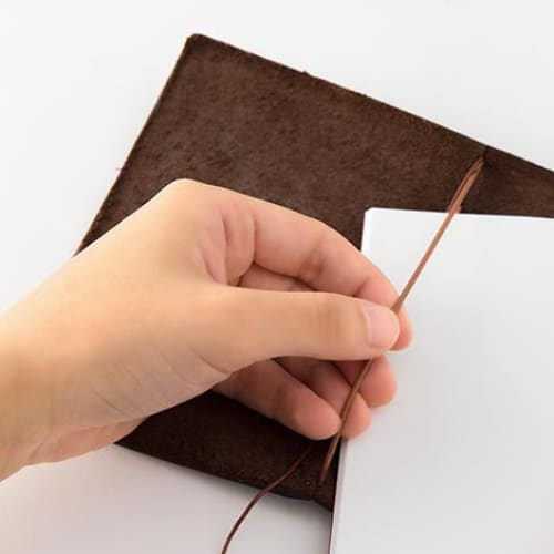 TRAVELER’S notebook cover Brown in Leather - Passport Size -