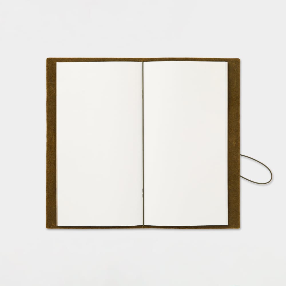 TRAVELER’S notebook cover Olive in Leather - TRAVELER’S
