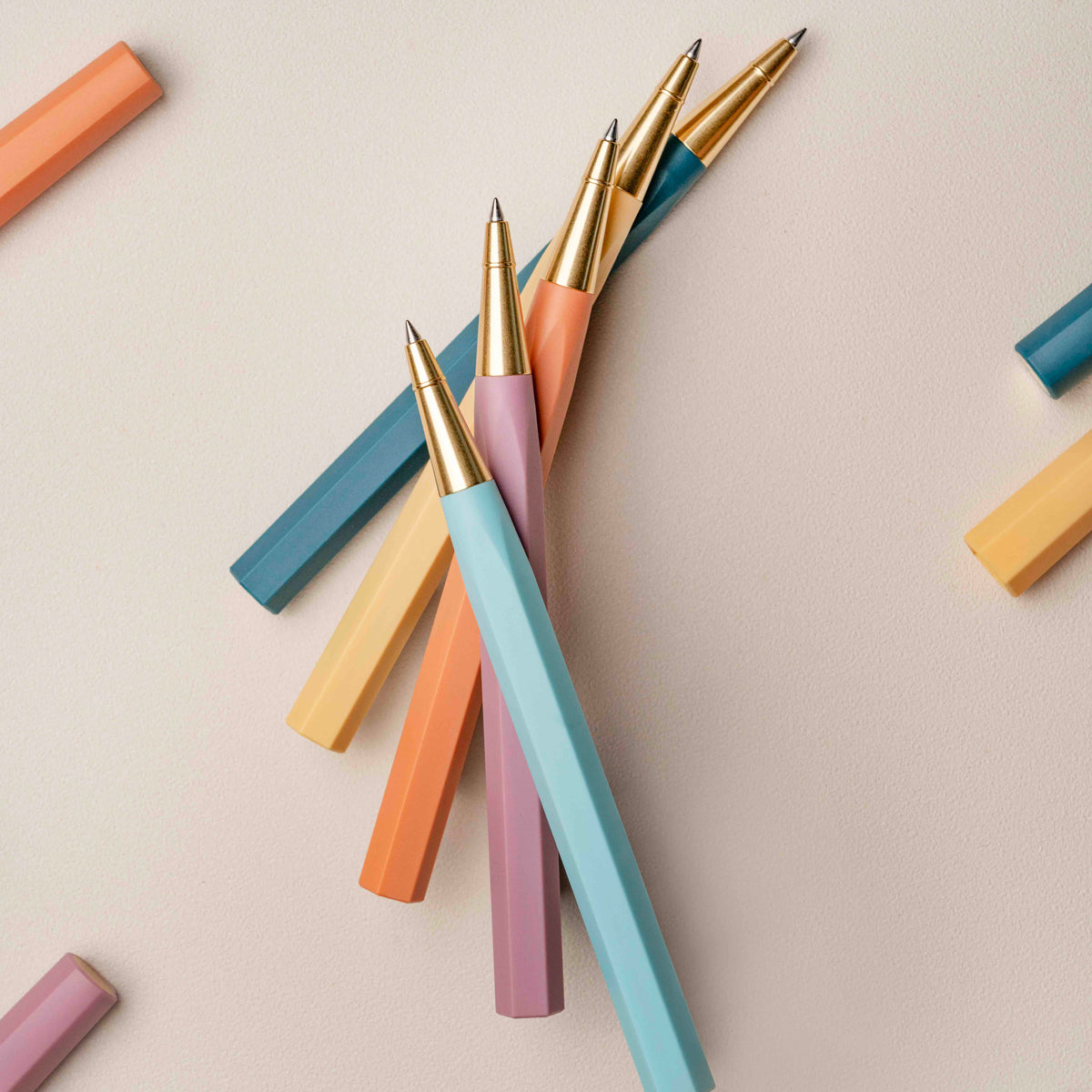 Glamour Evolve - Penna a sfera sostenibile per l'oceano (azzurro cielo)