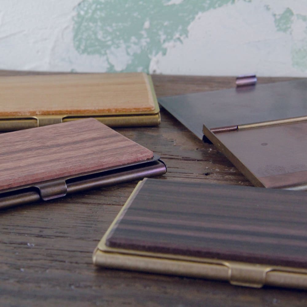 BRASS & WOOD CARDCASE RUST WITH BOX IN TEAK WOOD - Cardcase