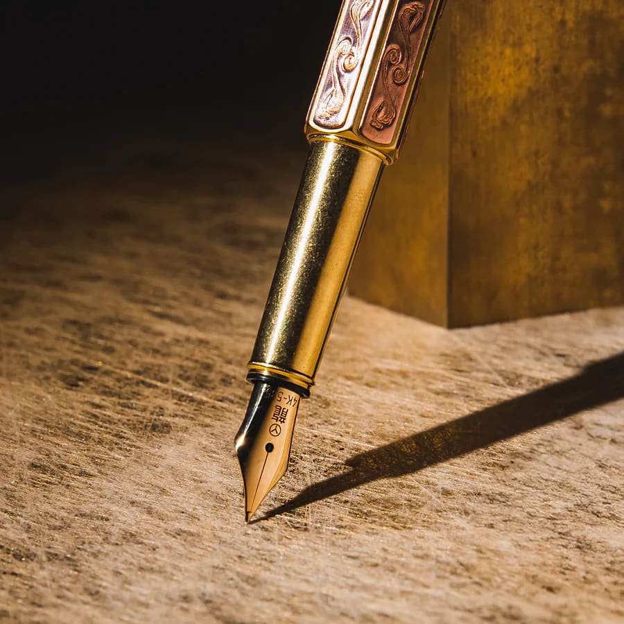 Classic Renaissance- KAZARI KANAGU DRAGON Fountain Pen (F)