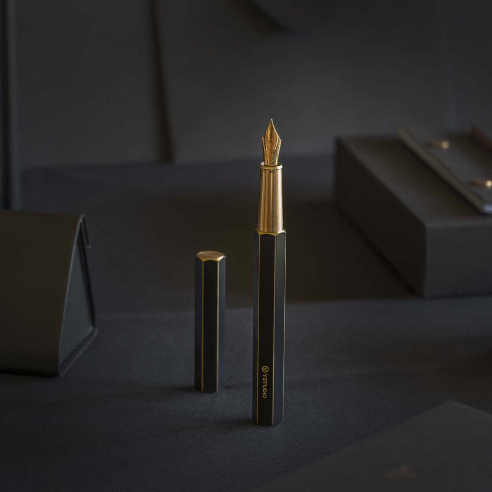 Classic Revolve-Fountain Pen (Black M) - Fountain Pen