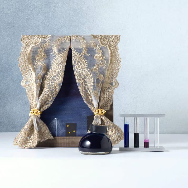 Colour specimen 204 - The night sky lingers - Ink