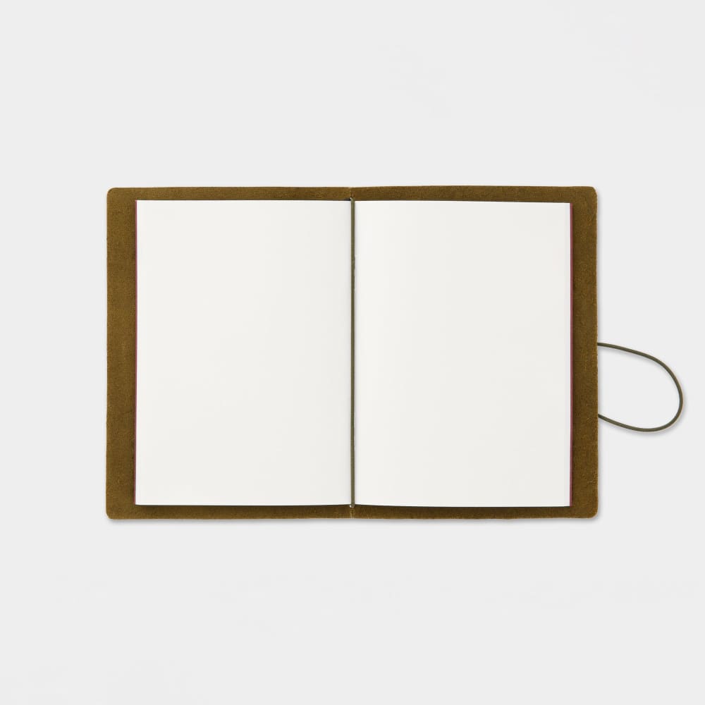 TRAVELER’S notebook cover Olive in Leather - Passport Size -